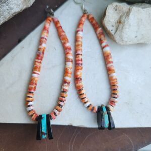 Santo Domingo Pueblo Native made Robert Coriz Jacla / Earrings spiny oyster